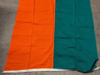 Gebruikte vlag Oranje Groen 100x150 cm, uitverkoop Gebruikte vlag Oranje Groen 100x150 cm, uitverkoop